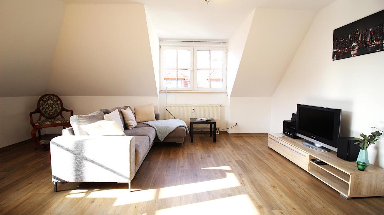 Homie Stay Zell - Apartment Mit Privatparkplatz Zell am Main エクステリア 写真